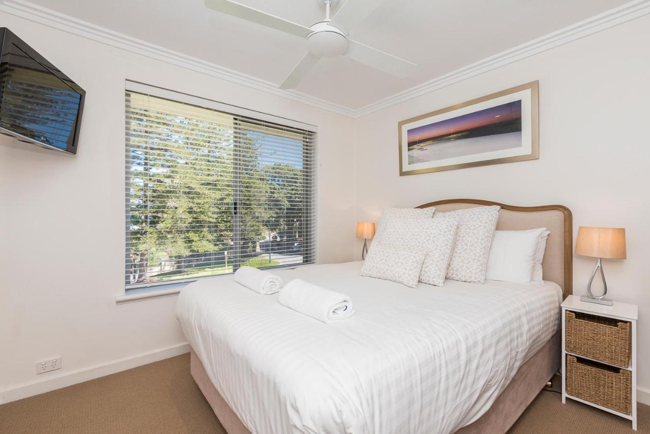 Cottesloe Beach Pines Apartment Perth Bagian luar foto